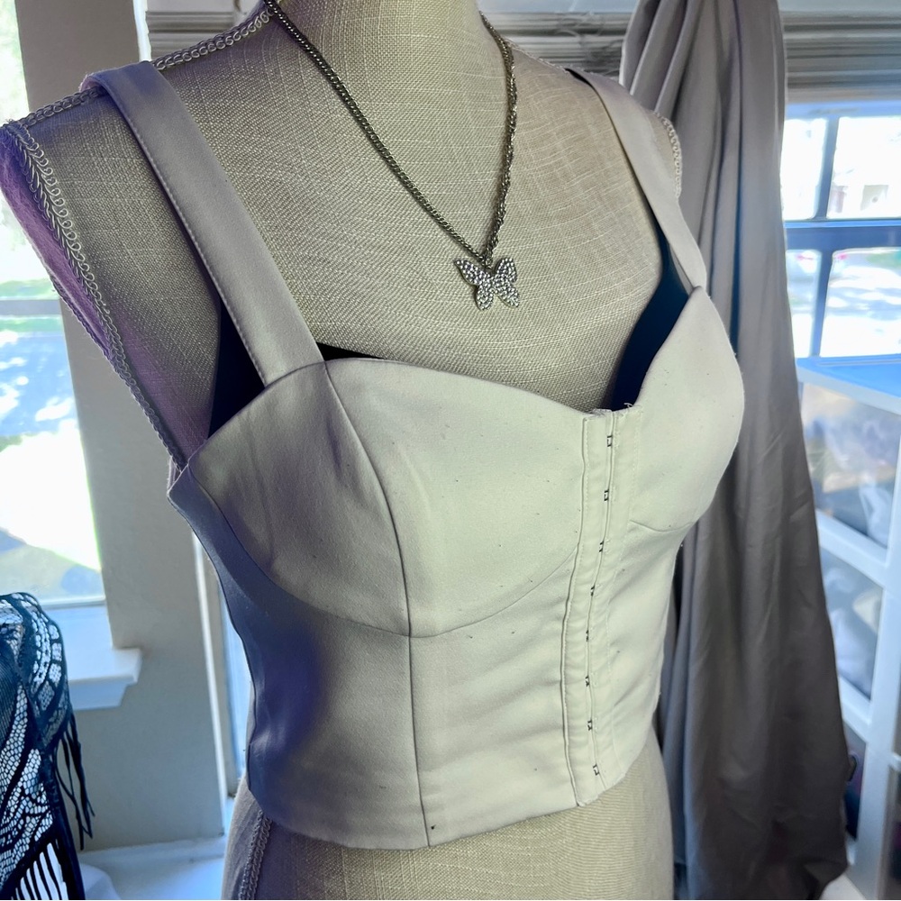 White tank front clip corset crop top bustier style